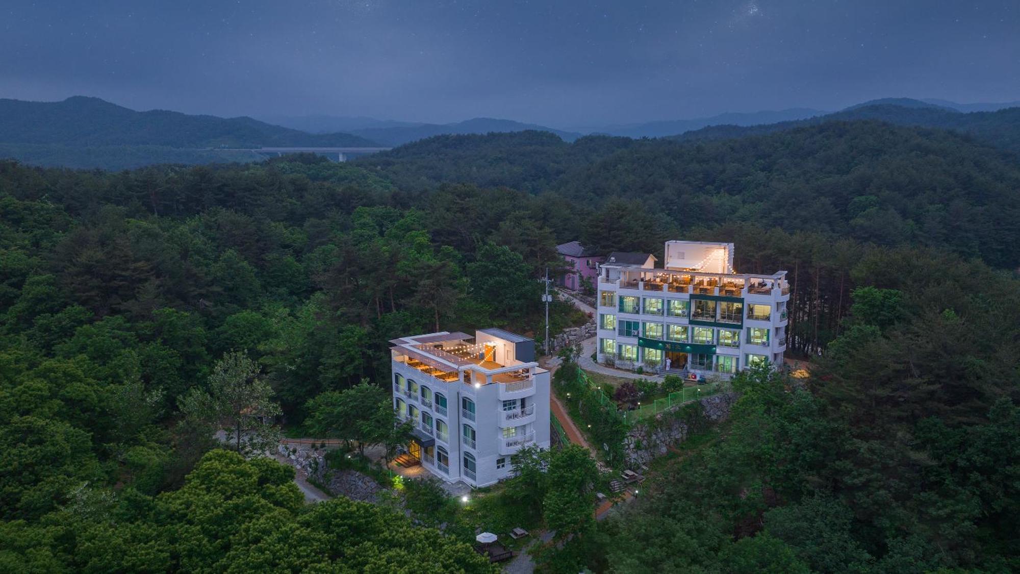 Zio Pinetree Hotel Yangyang Eksteriør billede